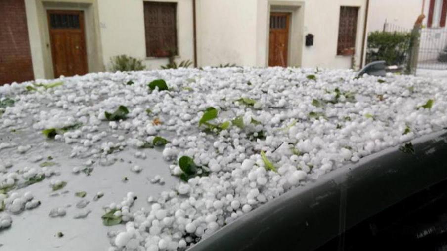 Temporale e grandine in città