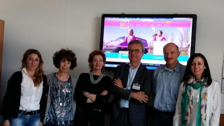 Giochi e condivisione una festa per 750 bimbi