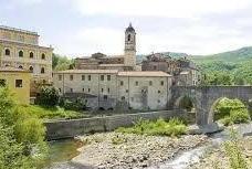 “L’alba dei supereroi”, un giallo a Villafranca