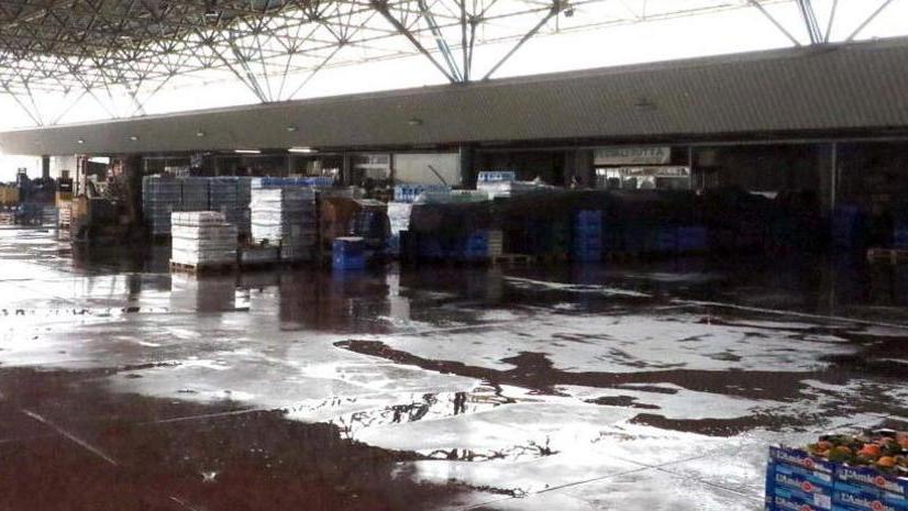 Prigioniero nell’auto nel sottopasso