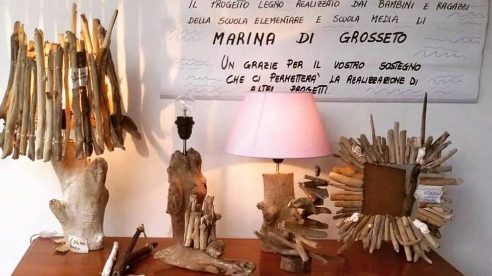 I legni della piena diventano soprammobili