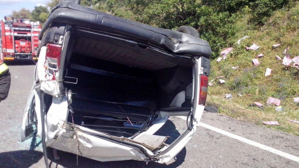 Tre feriti nel furgone fuori strada: uno è grave