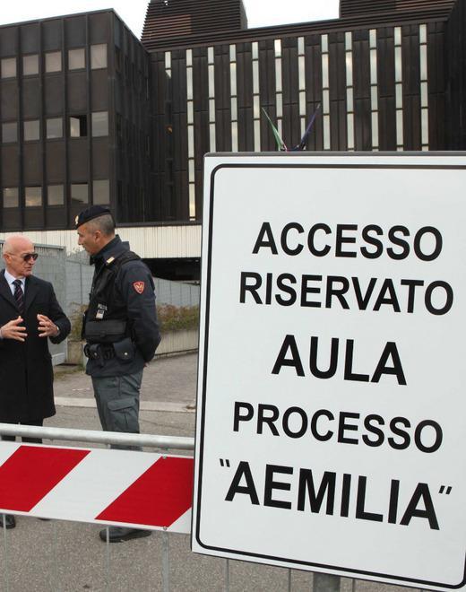 Aemilia, è polemica sugli studenti in aula La Corte li ammette 