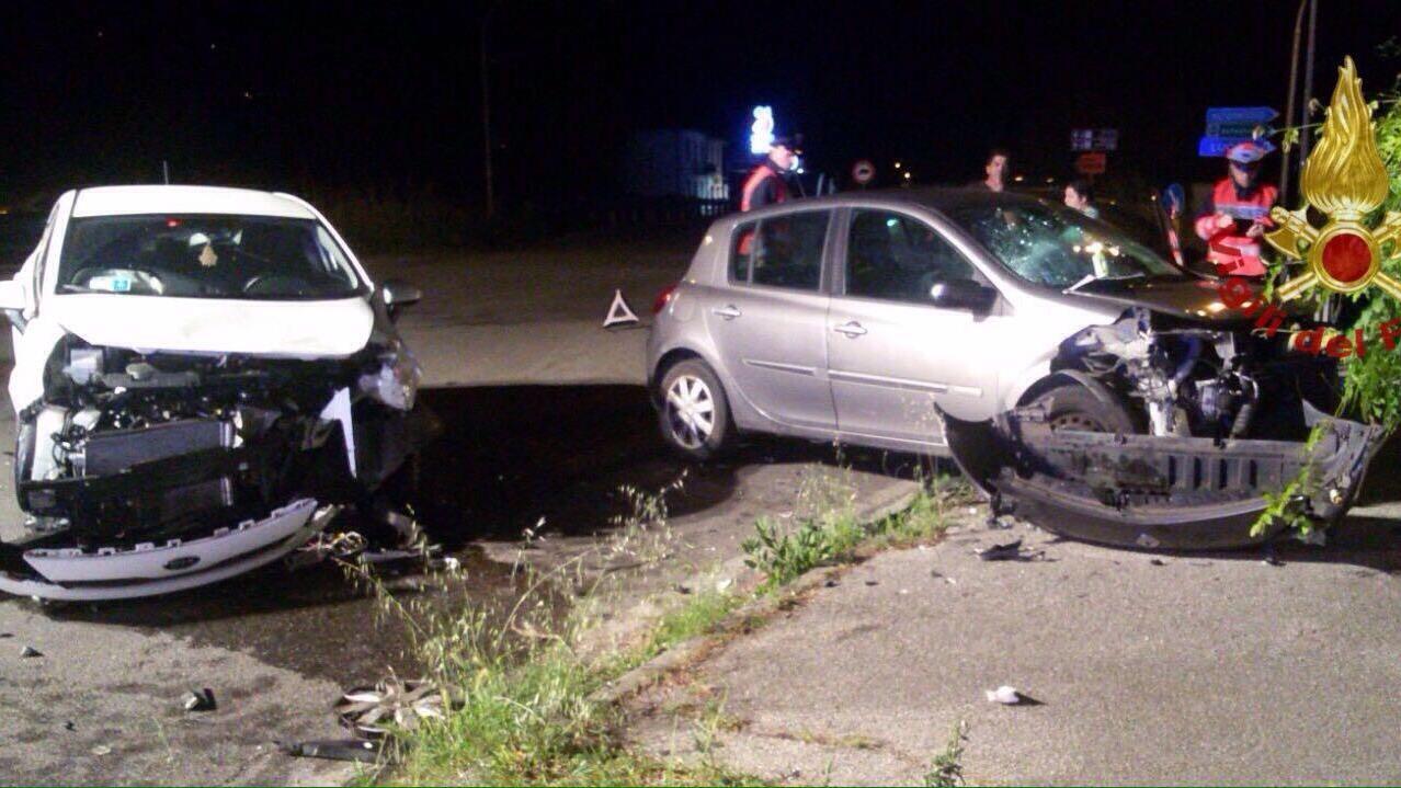 Scontro sulla Bientinese, cinque persone finiscono all'ospedale