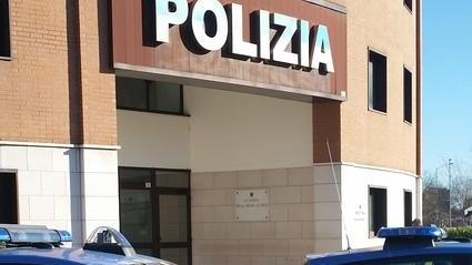 Modena, per anni getta olio davanti alla porta di un anziano: era la vicina 60enne