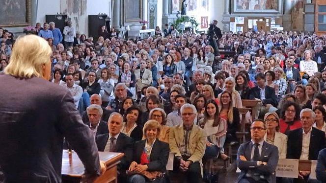 I consigli di Vittorio Sgarbi «Una mostra e un festival»