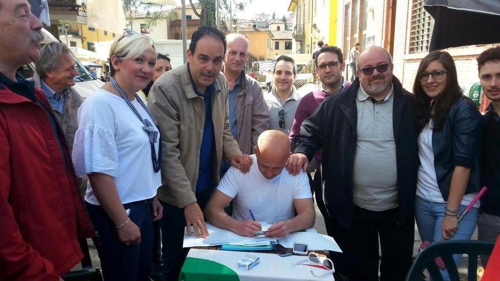 Marcucci firma per il referendum