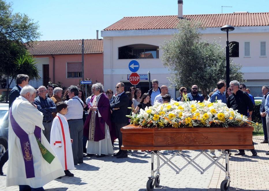 Ieri l’ultimo saluto a Maurizio Carta