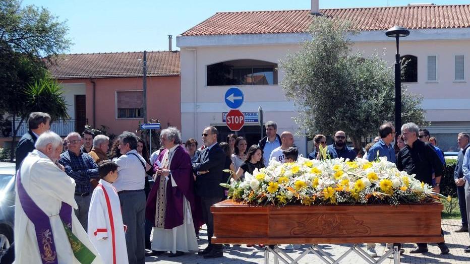 Ieri l’ultimo saluto a Maurizio Carta