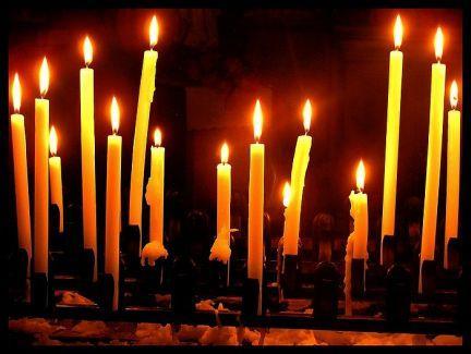 Villasalto, mentre l'arcivescovo cresima i ragazzi in tre rubano le offerte per le candele