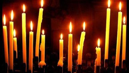 Villasalto, mentre l'arcivescovo cresima i ragazzi in tre rubano le offerte per le candele