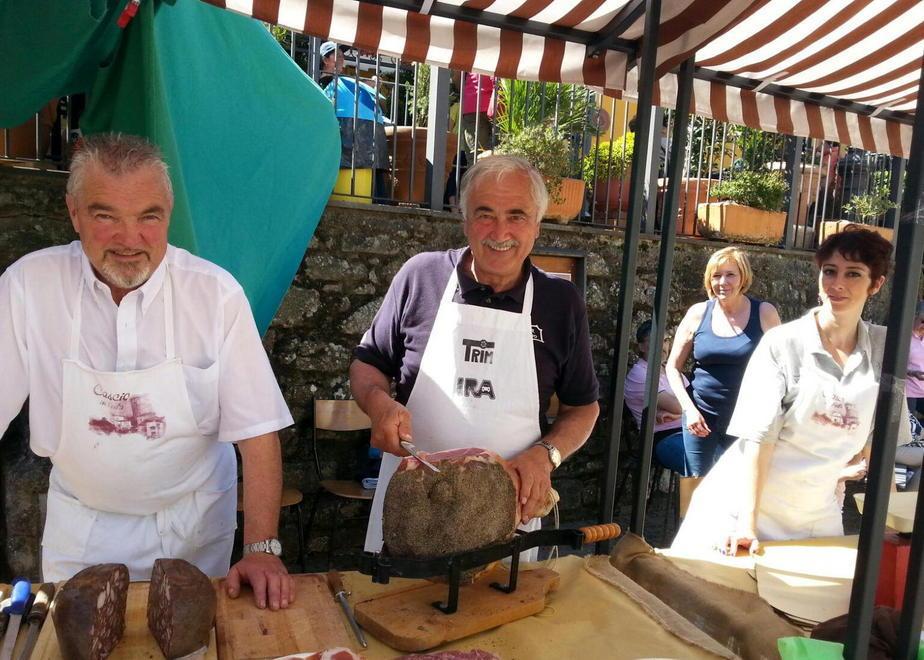Una folla alla rassegna Cascio in festa