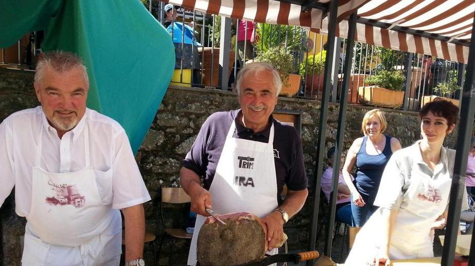 Una folla alla rassegna Cascio in festa