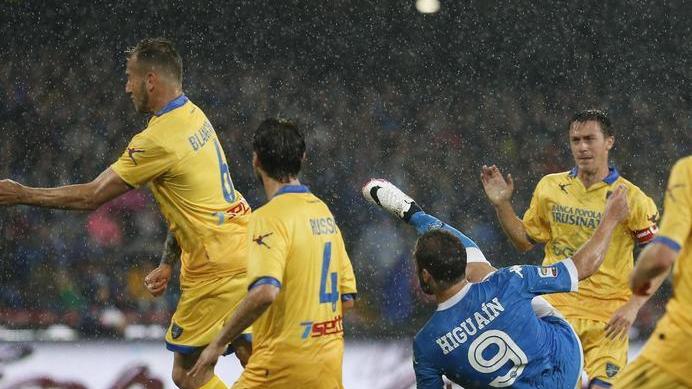 Assalto Psg, stringe per Higuain
