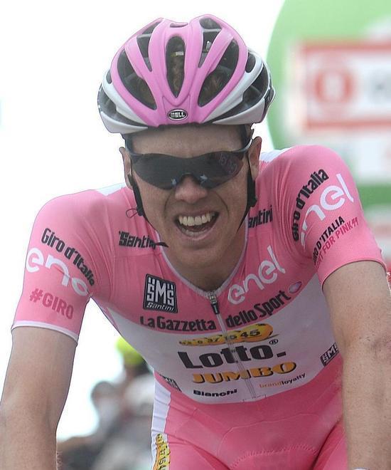 Steven dipinge rosa Lo Squalo: non è finita