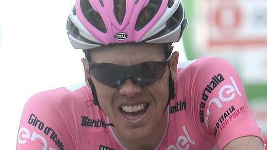 Steven dipinge rosa Lo Squalo: non è finita