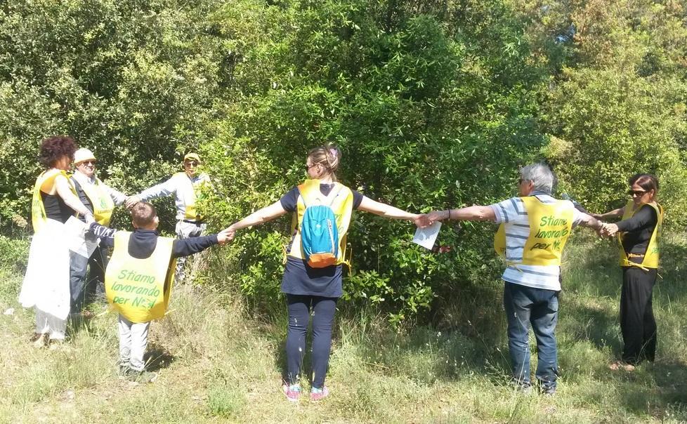 Un girotondo per difendere la natura