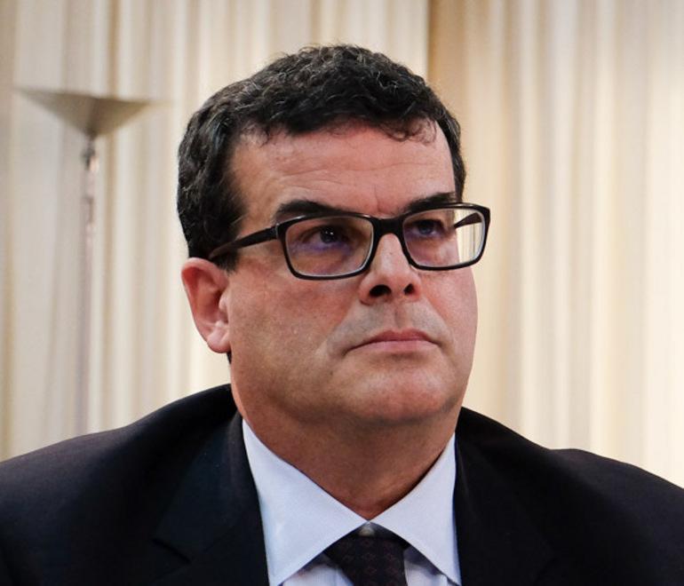 L’assessore Arru: «Natalità e popolazione a picco, la Sardegna riparta dai migranti» 