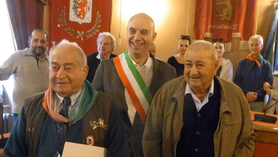 Medaglia a due partigiani