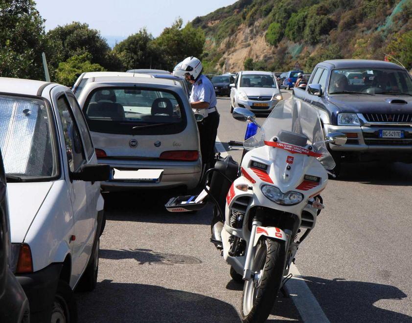 97 multe in tre ore da piazza Mazzini fino al Romito 