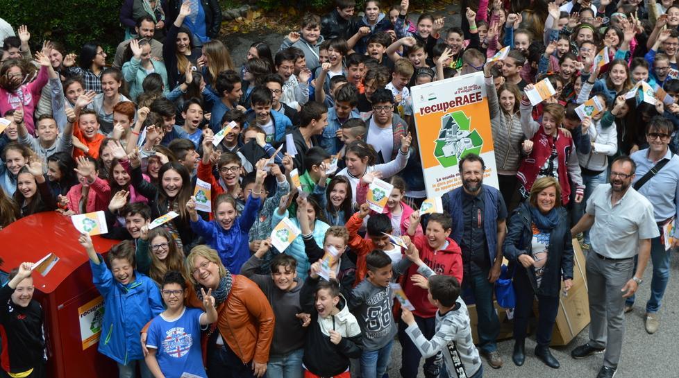 Raccolti 650 chili di rifiuti Aamps premia le Mazzini