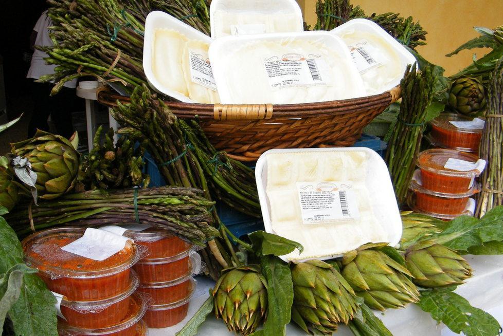 Si punta sul carciofo e sul lago del Cuga 