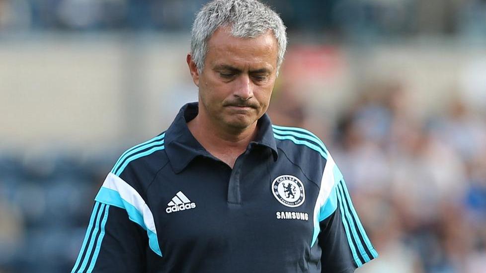 Il ManUtd silura Van Gaal, arriva Mourinho