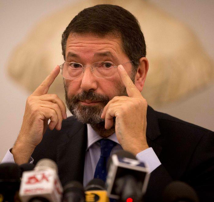 Ignazio Marino racconta alla Feltrinelli di Pistoia i retroscena della “cacciata” 