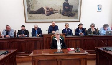 Da sinistra Biserni, Botti, Poli, Gori, Fiori, De Marco, Buzzetti, Del Gizzo. Assente perché all'estero Fontana Antonelli. Al centro, Daniela Lembo della commissione per la pre-selezione