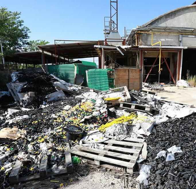 Bombe ecologiche anche nell’area ex Rud Mobili