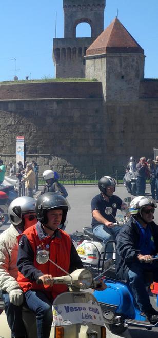 Duecento iscritti al raduno delle Vespe