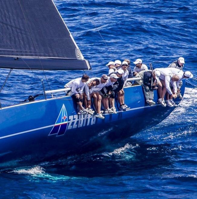 C’è anche Azzurra al via delle regate del circuito Tp52