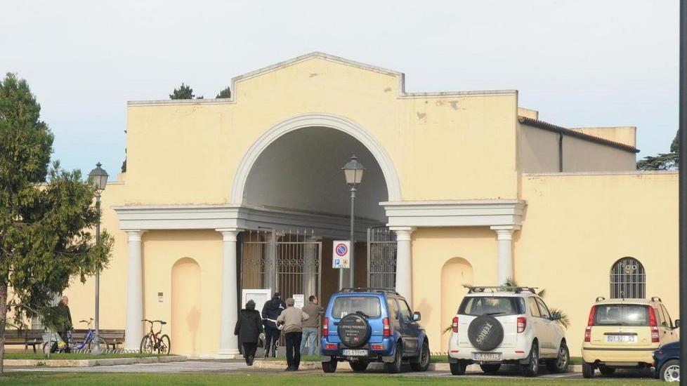 La destra: «È vietato morire, costa troppo»