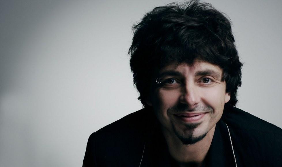 Riccardo Sinigallia arriva a Ferrara “A cuor leggero” 