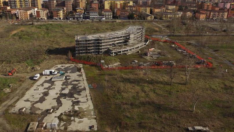 Modena, ex-mercato bestiame: il gigante di cemento costruito nel nulla
