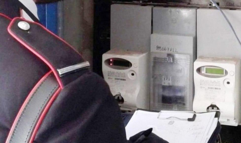 Furto di energia elettrica: «L’ho fatto per i figli» 