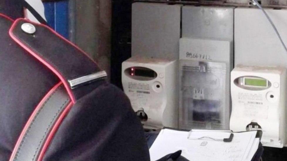 Furto di energia elettrica: «L’ho fatto per i figli»
