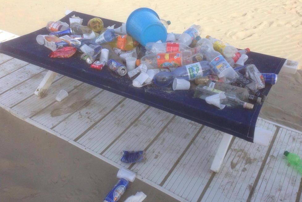 Vandalismi notturni sulla spiaggia di Marina