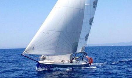 Vela, l’insolita regata notturna verso Viareggio