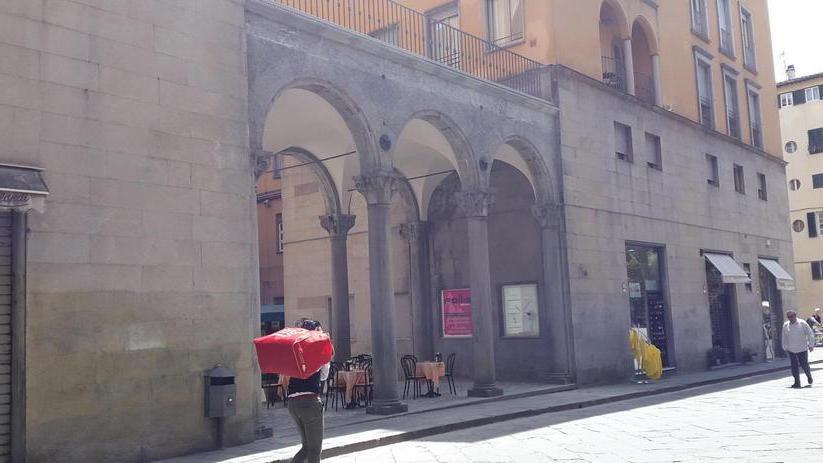 Finiti i lavori al porticato del palazzo ex Ina