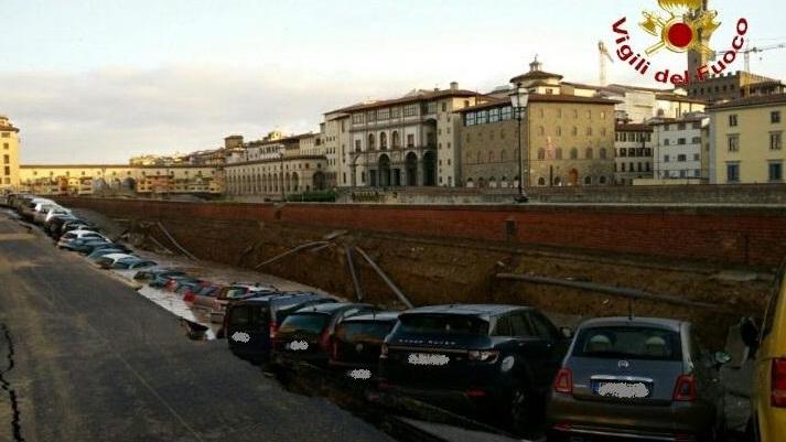 Sommozzatori livornesi in supporto