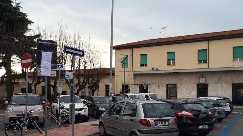 Ubriaco su un’auto rubata e senza patente: a processo