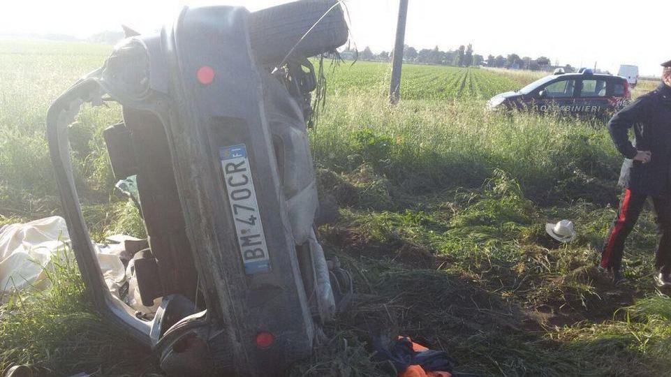 Muore sull’auto guidata dal fratello