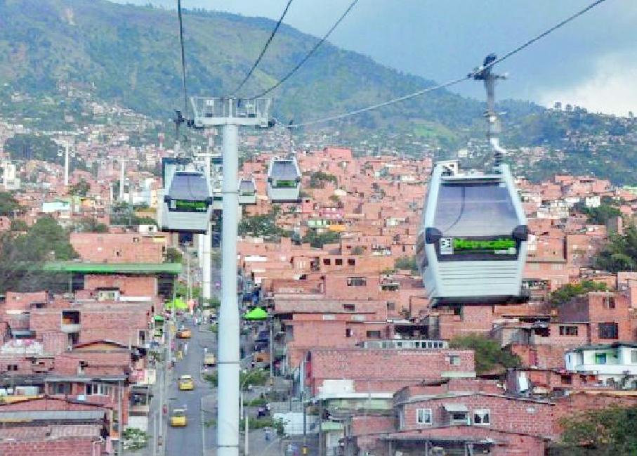 Il piano dell’assessore al traffico: in funivia dalla stazione al porto
