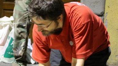 Un tappetaro al lavoro