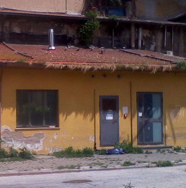 La stazione del trammino discarica a cielo aperto