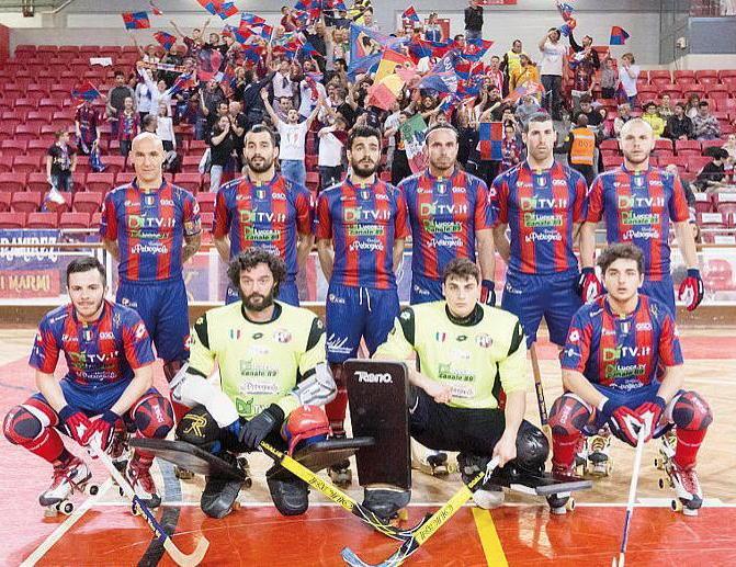 Domani il poster del team rossoblù 