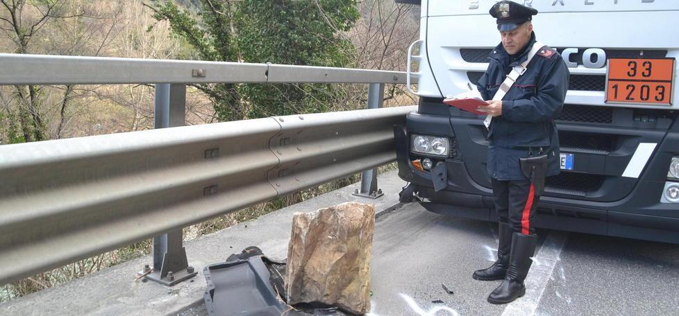 Quattro indagati per il masso killer 