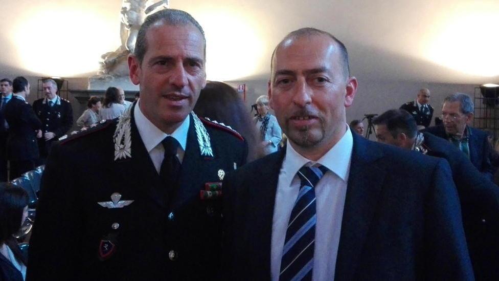 Ferito in missione, riceve un’onorificenza