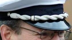 Si scaglia col coltello sul vigile: arrestata